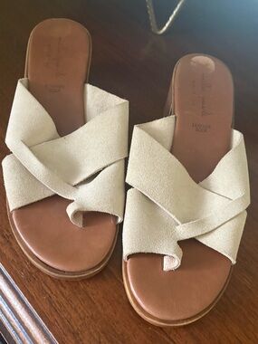 Mila PAOLI Women’s Cream Suede Crisscross Slide Sandals